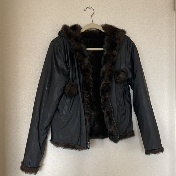 Beautiful Pleated Faux Fur Reversible Coat Size M - Picture 7 of 11
